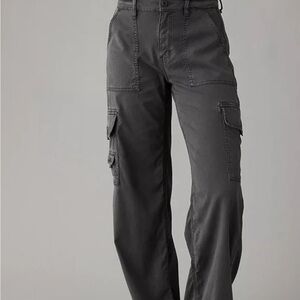American eagle cargo pants size 6